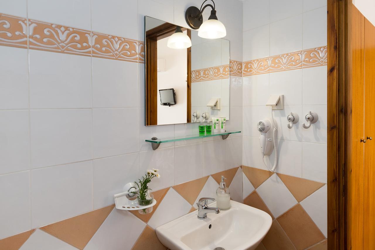 Iliada Hotel Ермополи Екстериор снимка