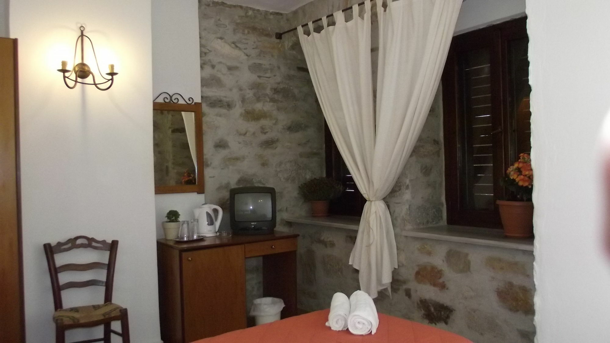 Iliada Hotel Ермополи Екстериор снимка