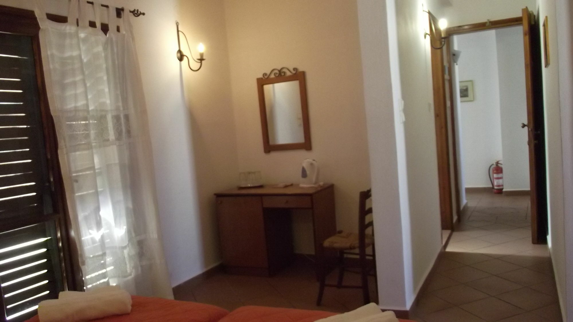 Iliada Hotel Ермополи Екстериор снимка